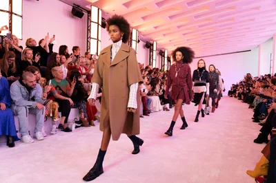 Look 16